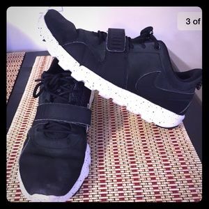 Nike SB "Trainerendor" Black/White  Men's Size 10
